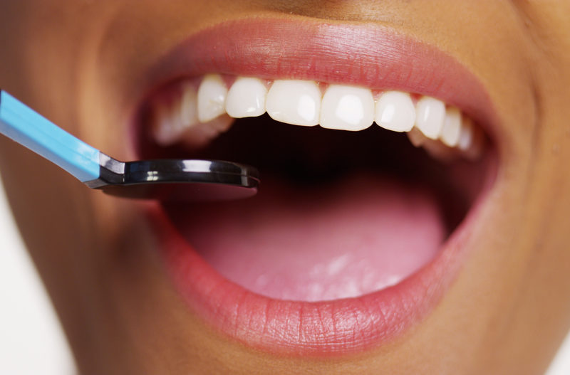 Całościowe leczenie stomatologiczne – znajdź drogę do zdrowych i uroczego uśmiechu.